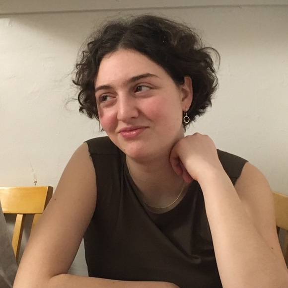 Meet your Posher, Genevieve - Picture 1 of 1